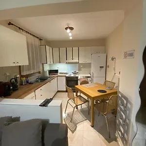 https://ano-poli-studios-3.hotels-of-thessaloniki.com
