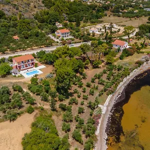 https://villa-ostria-lixouri.kefaloniahotels.net