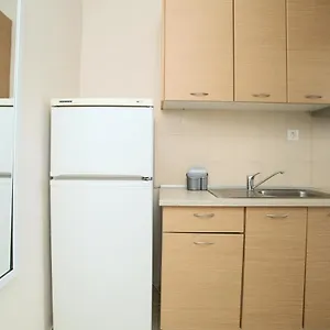 https://siviri-rooms.hotelschalkidiki.net