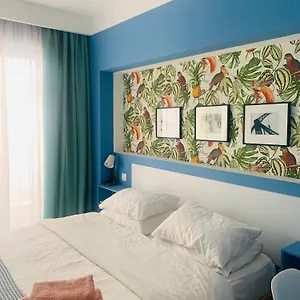 https://petrus-studio.hotels-of-thessaloniki.com
