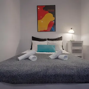 https://tyzenhauz-apartments.krakowhotelspoland.com