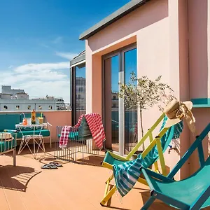 https://the-caravan.hotels-of-thessaloniki.com